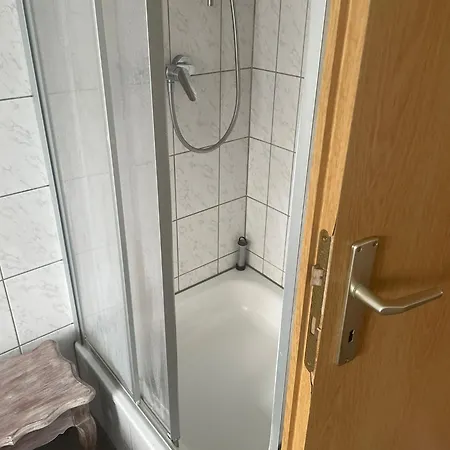 Apartment 4 Personen Monteurswohnung Am Geiseltalsee *